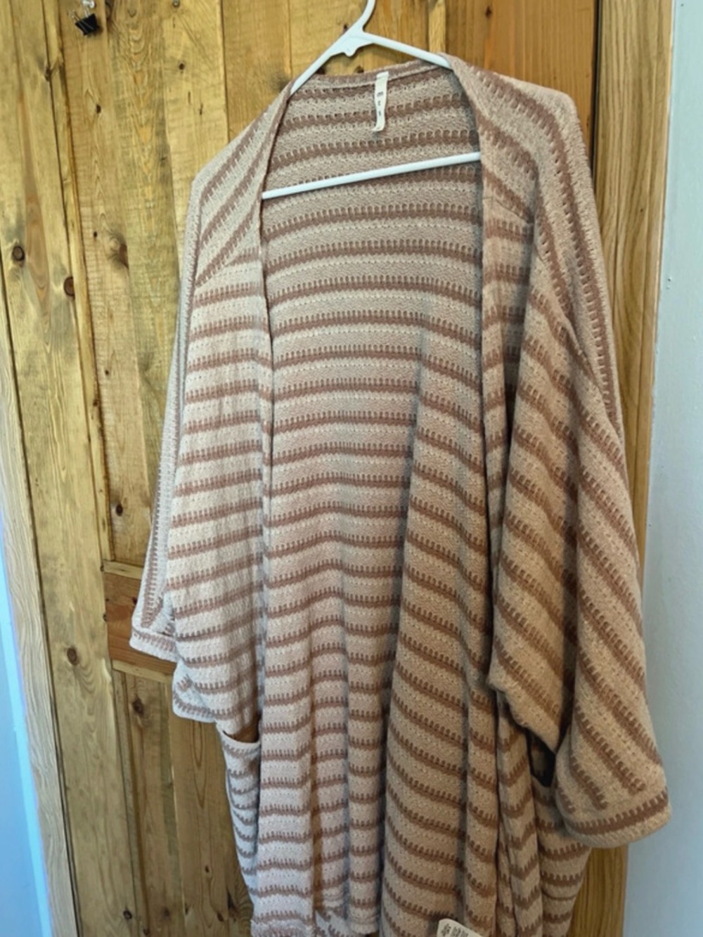 1XL Cardigan Tan Striped